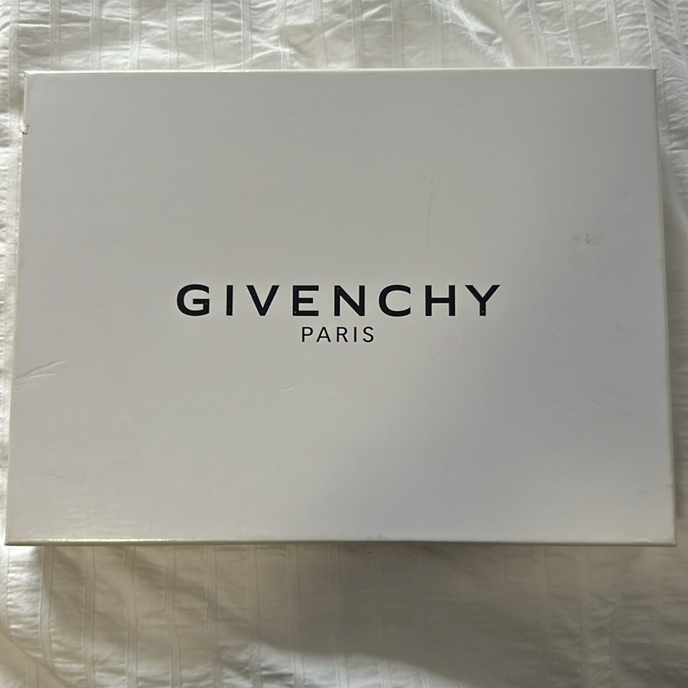 Givenchy pouch - Picture 4 of 4